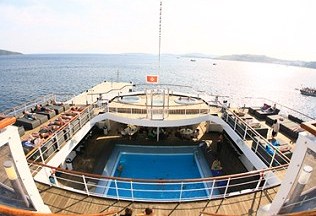 EasyCruise Life swimming pool